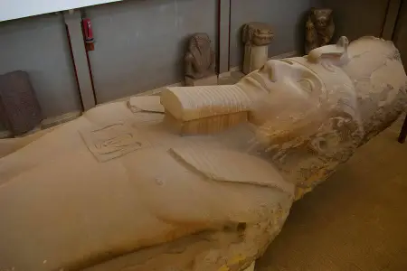 THE ARCHAEOLOGICAL AREA OF MEMPHIS NECROPOLIS IN GIZA. - 1