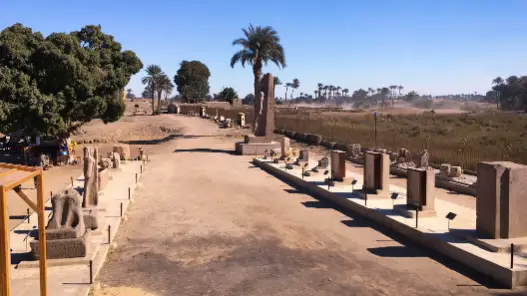 THE ARCHAEOLOGICAL AREA OF MEMPHIS NECROPOLIS IN GIZA. - 4