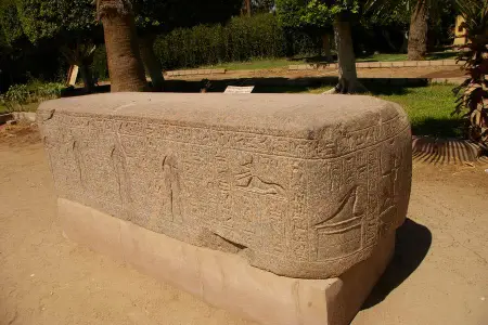 THE ARCHAEOLOGICAL AREA OF MEMPHIS NECROPOLIS IN GIZA. - 7