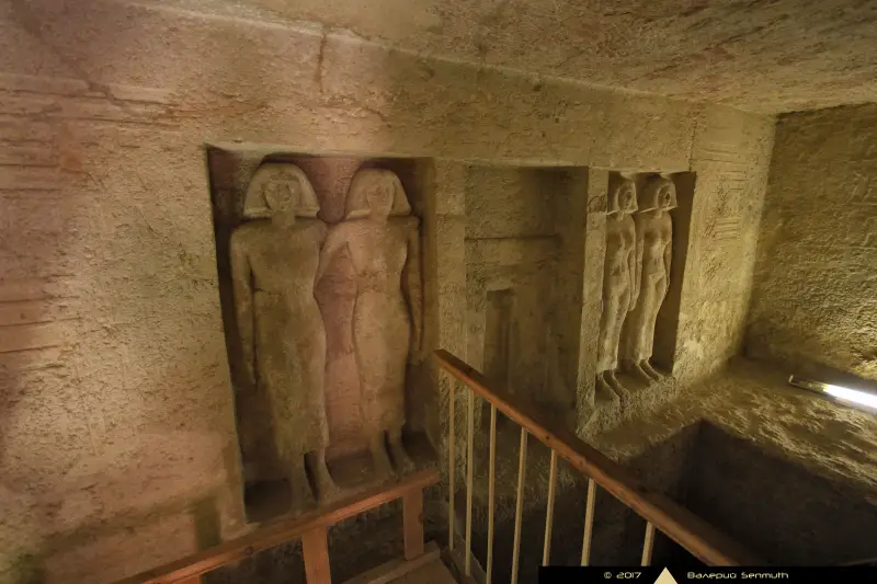 THE TOMB OF QUEEN MERESANKH III ON THE GIZA PLATEAU - 3