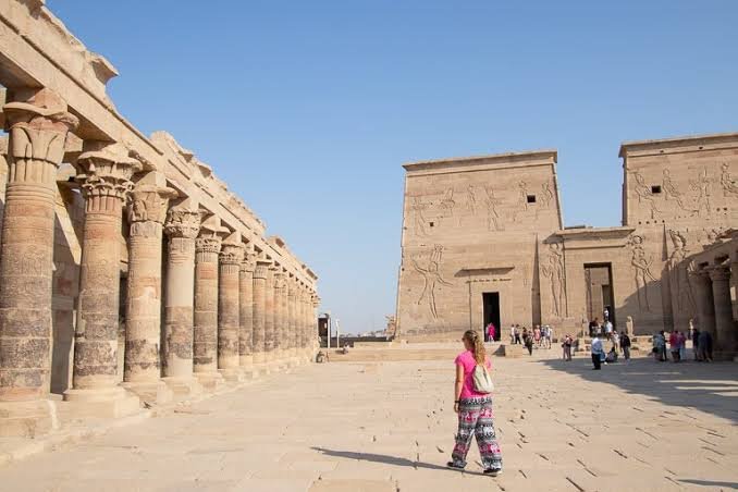 What Is Better: Traveling Independently or With a Tour in Egypt: 7 Detailed Excellent Guide