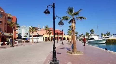 Russian emigrant life in Hurghada Russian expat life in Hurghada: learn about the benefits, adaptation and opportunities for work and business in this sunny city.