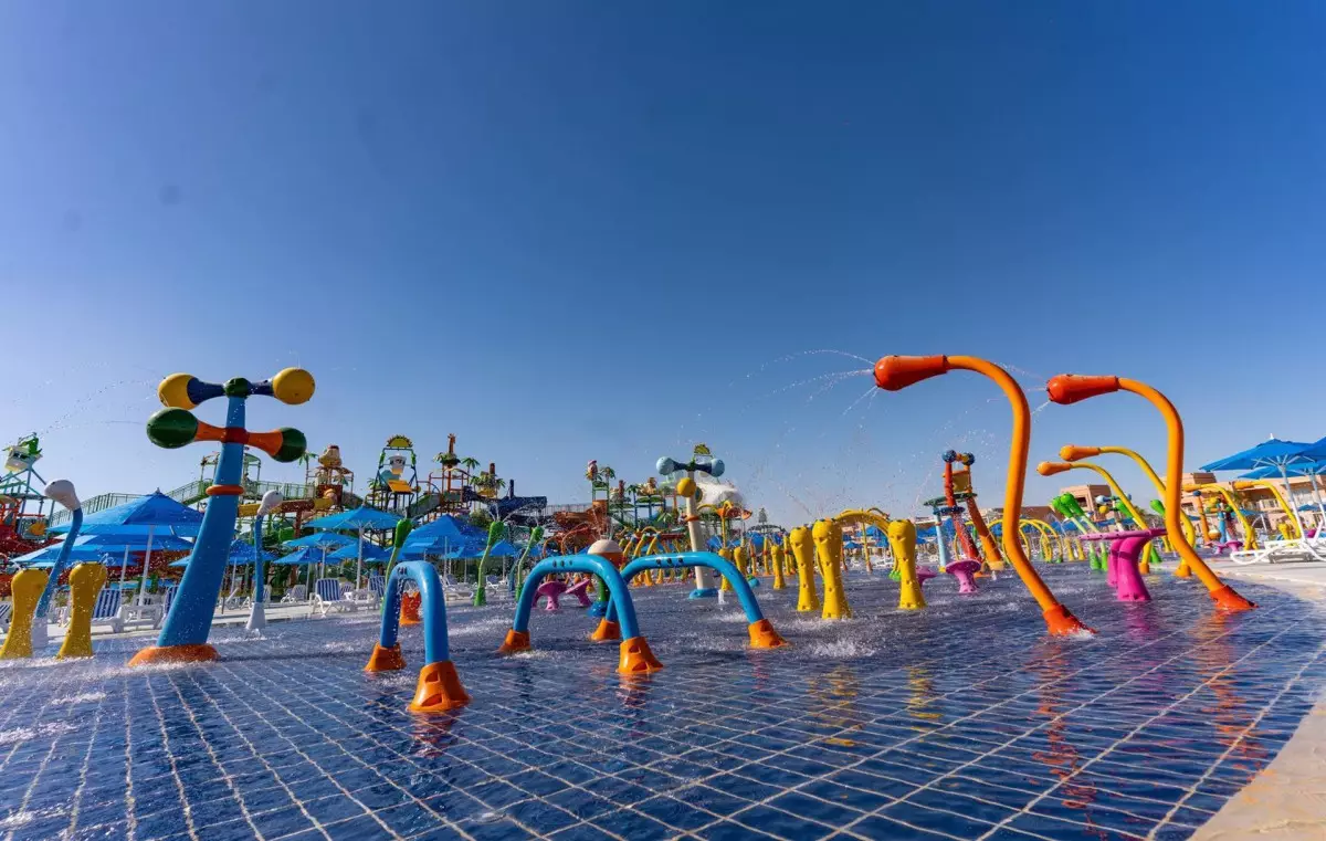 NEVER LAND AQUA PARK