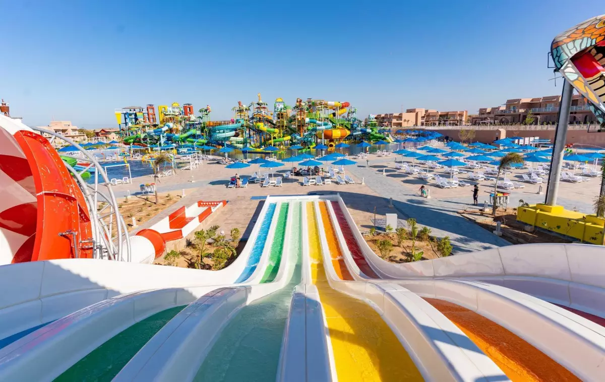 NEVER LAND AQUA PARK