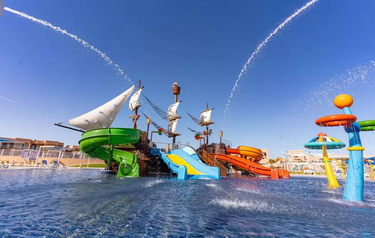 NEVER LAND AQUA PARK