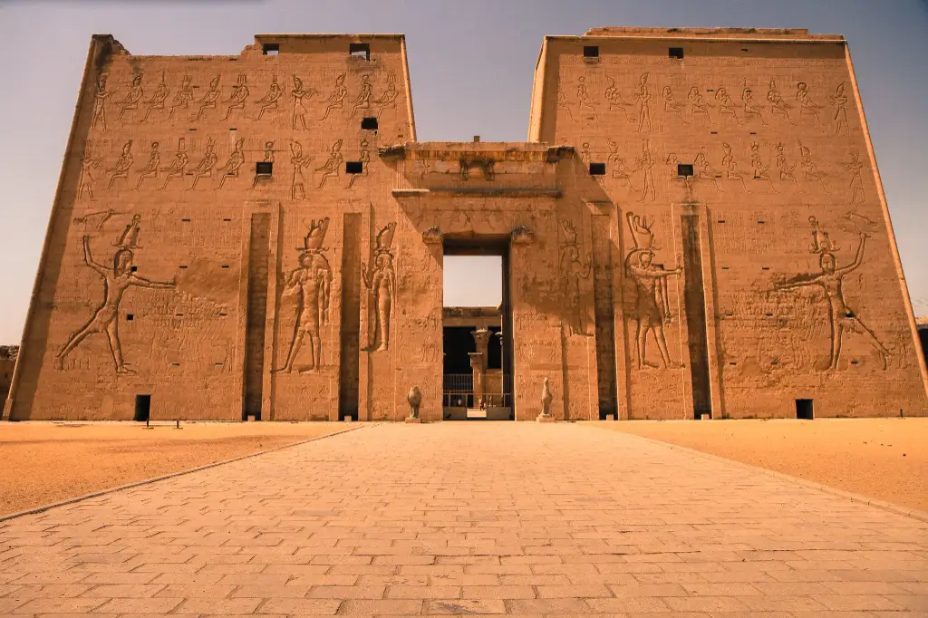 PRIVATE 2-DAY TRIP TO LUXOR AND ASWAN