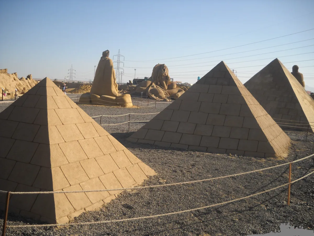 PRIVATE TOUR TO SAND CITY PARK AND MINI EGYPT PARK