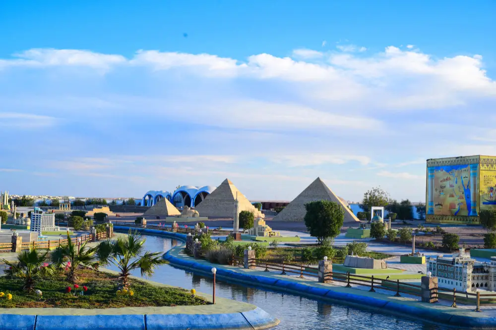 PRIVATE TOUR TO SAND CITY PARK AND MINI EGYPT PARK