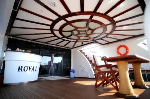 VIP ROYAL CRUISE 6×1