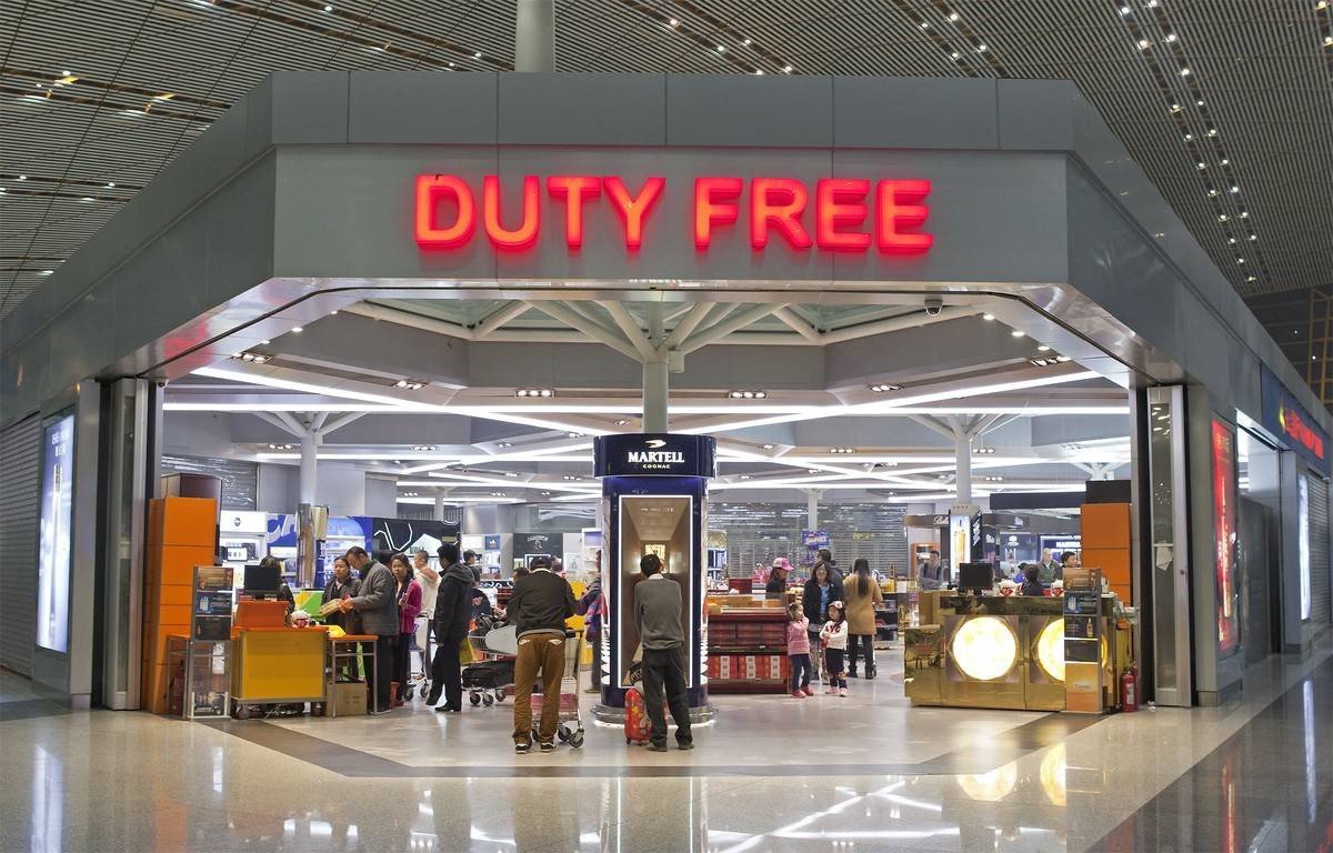 <p>What items are duty-free for tourists arriving in Egypt?</p>