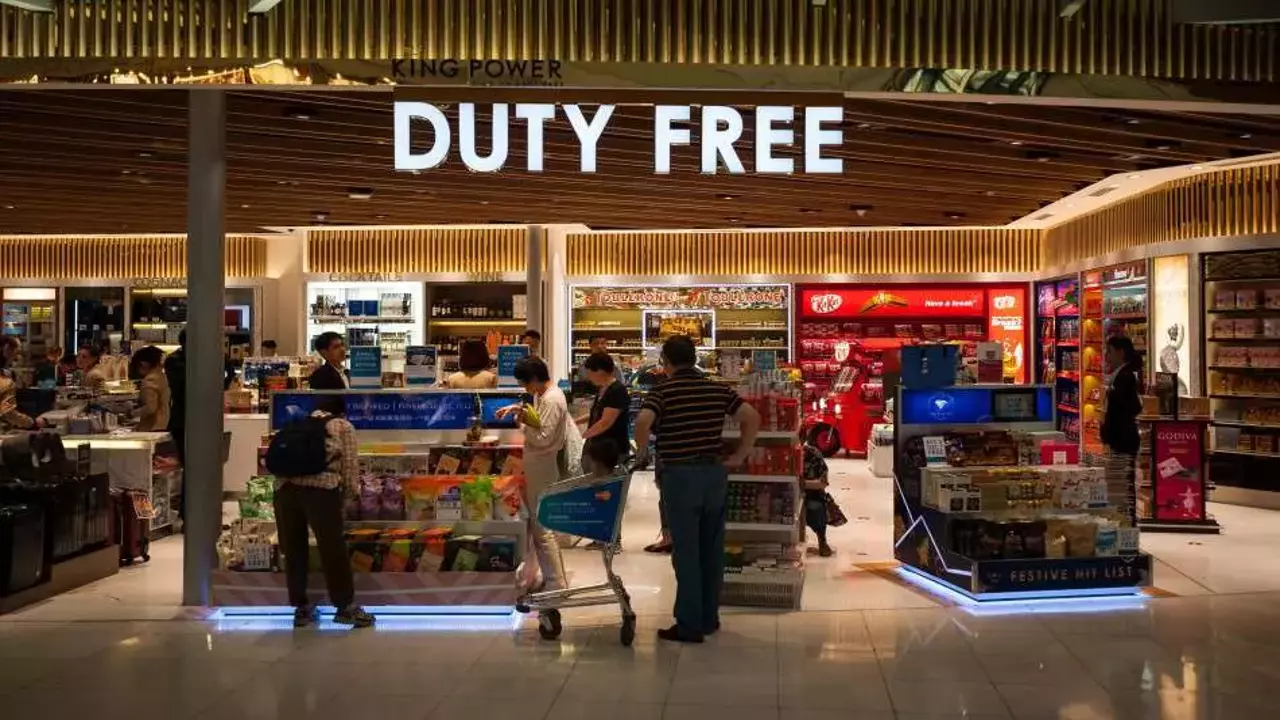 <p>What items are duty-free for tourists when leaving Egypt?</p>
