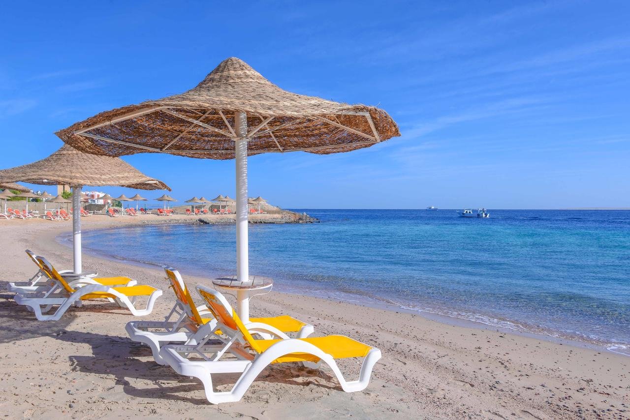 <p>What are the entrance fees for public beaches in Hurghada?</p><p><br></p>