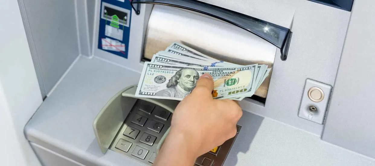 <p><strong>Do ATMs in Egypt dispense U.S. dollars and euros, or only Egyptian pounds?</strong></p>