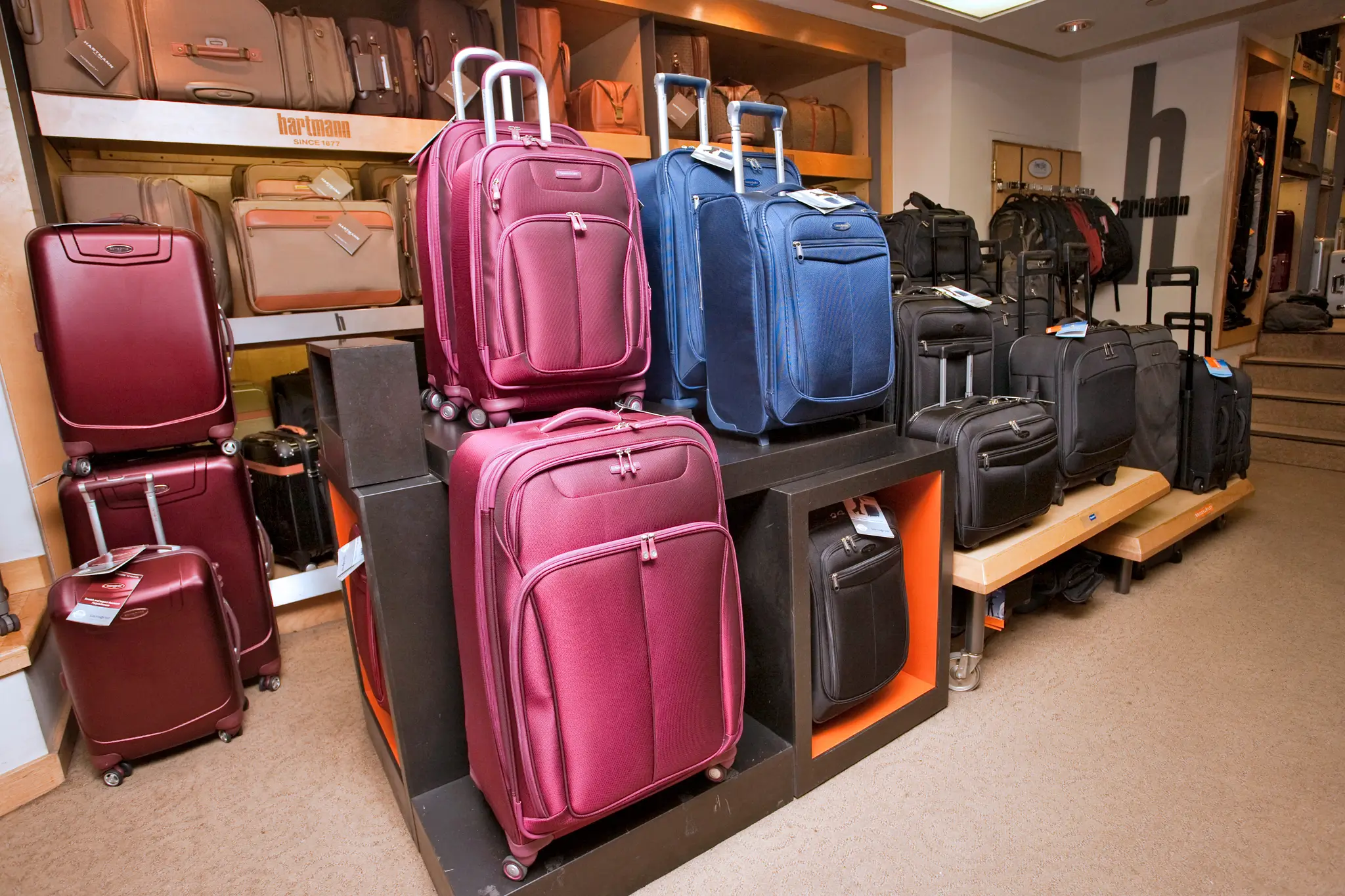 LUGGAGE STORAGE